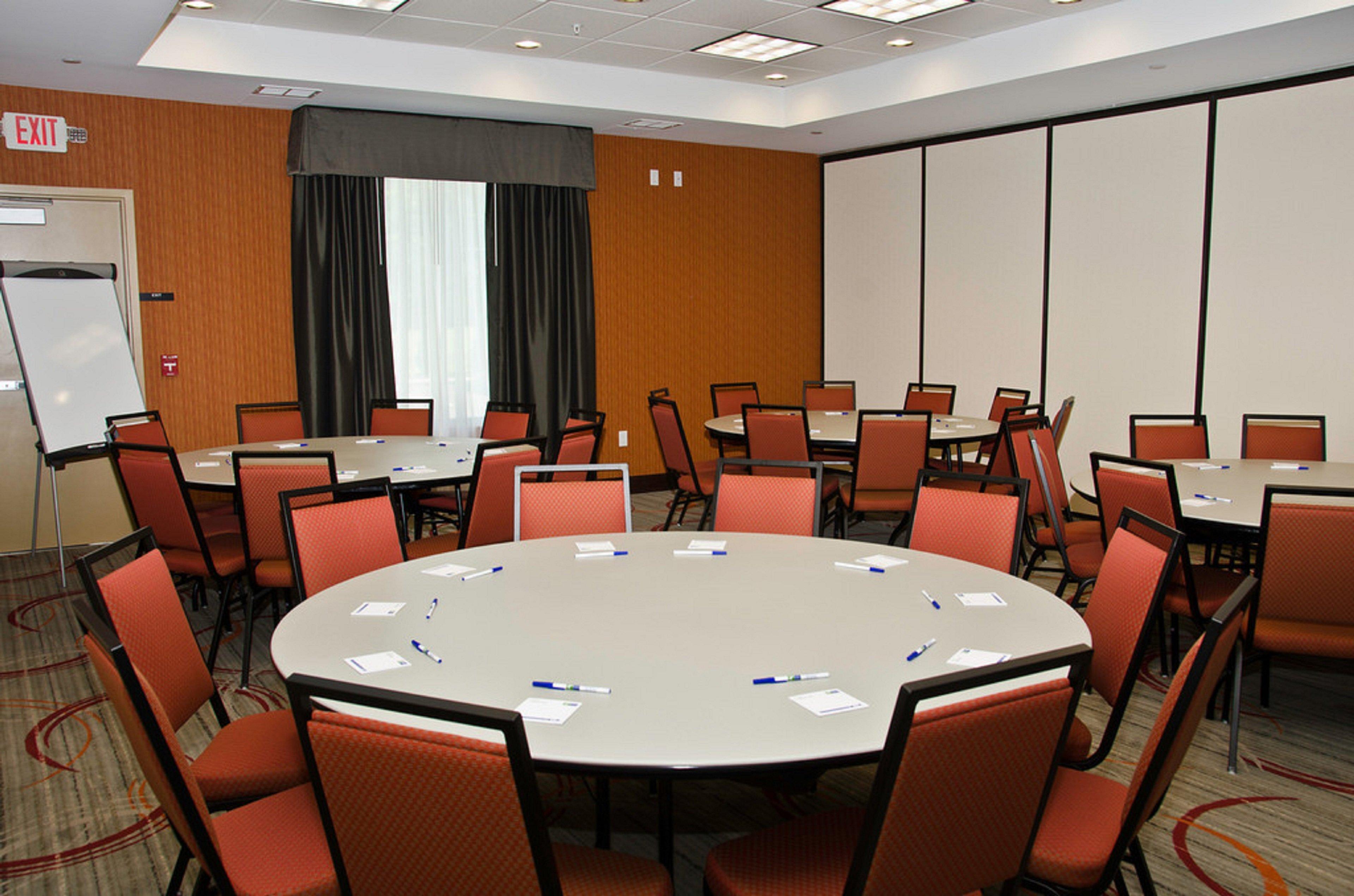 Holiday Inn Express & Suites Columbus - Easton Area By Ihg Gahanna Kinh doanh bức ảnh
